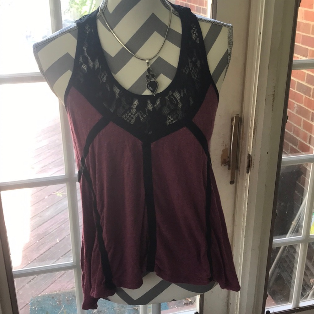 High-low t-Shirt Tank with Lace